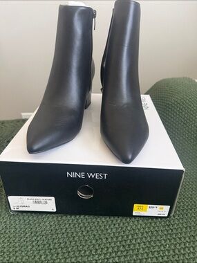 Nine West Black Pointed Toe Zip Ankle Booties